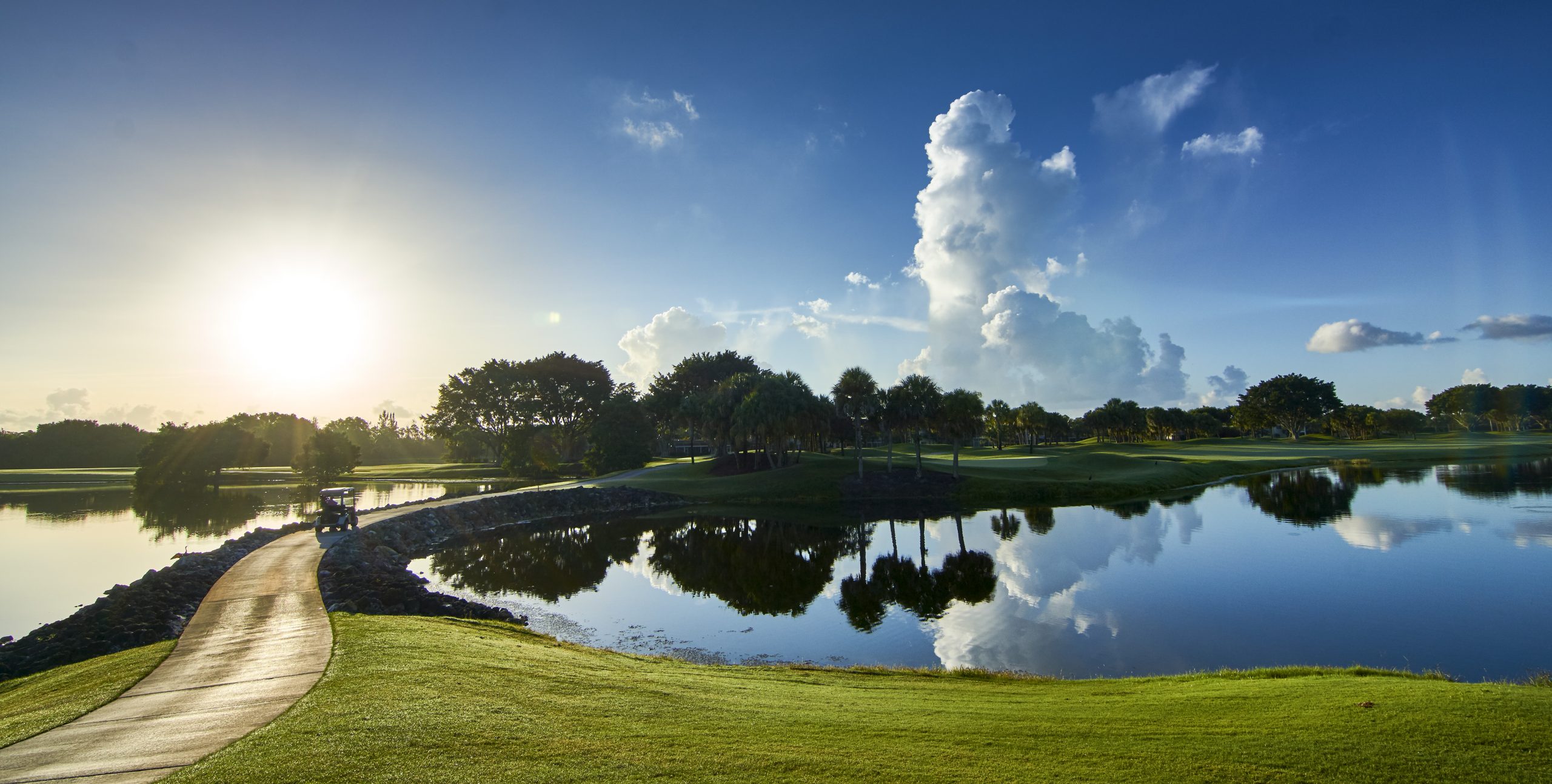 Read more about the article Wall Street South’s Luxe Links: Exploring West Palm Beach’s Chic Golf Scene