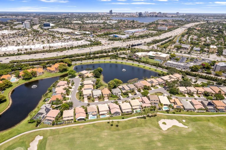 Read more about the article Empowering Homeowners: Florida’s New Bill of Rights for HOA Members Takes Effect