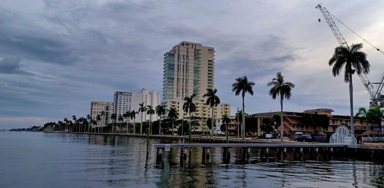 Read more about the article Elevated Elegance: Exploring West Palm Beach’s Premier Waterfront Condos